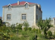 Satılır 5 otaqlı 240 m2 bağ evi Qala