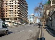 İcarəyə verilir 1 otaqlı 35 m2 köhnə tikili Heydər Əliyev sarayı