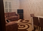 Satılır 4 otaqlı 100 m2 köhnə tikili İnşaatçılar m.