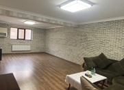 Satılır 9 otaqlı 370 m2 villa Novxanı