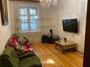 İcarəyə verilir 2 otaqlı 70 m2 köhnə tikili Elmlər Akademiyası m.