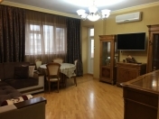 İcarəyə verilir 4 otaqlı 130 m2 yeni tikili Elmlər Akademiyası m.