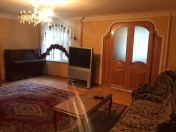 İcarəyə verilir 3 otaqlı 60 m2 köhnə tikili Neftçilər m.