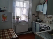 Satılır 1 otaqlı 45 m2 köhnə tikili Əmircan