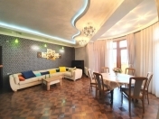 İcarəyə verilir 3 otaqlı 130 m2 yeni tikili 28 Mall