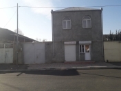 Satılır 4 otaqlı 240 m2 həyət evi Gəncə