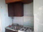 Satılır 2 otaqlı 60 m2 köhnə tikili 8 km