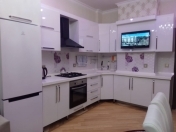 Satılır 2 otaqlı 70 m2 yeni tikili Qara Qarayev m.