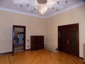 İcarəyə verilir 3 otaqlı 160 m2 yeni tikili İnşaatçılar m.