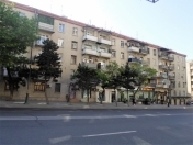 Satılır 2 otaqlı 60 m2 köhnə tikili Elmlər Akademiyası m.