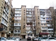 Satılır 4 otaqlı 100 m2 köhnə tikili İnşaatçılar m.