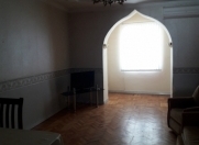 Satılır 2 otaqlı 58 m2 köhnə tikili Hüseyn Cavid parkı