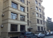 Satılır 4 otaqlı 120 m2 köhnə tikili Azneft meydanı