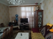 Satılır 3 otaqlı 66 m2 köhnə tikili Təfəkkür Universiteti