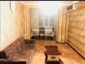 İcarəyə verilir 2 otaqlı 60 m2 köhnə tikili Elmlər Akademiyası m.