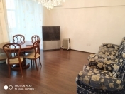 İcarəyə verilir 2 otaqlı 80 m2 köhnə tikili Yasamal r.