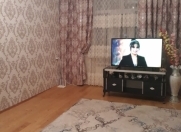 Satılır 2 otaqlı 60 m2 köhnə tikili Ukrayna dairəsi