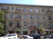 Satılır 3 otaqlı 165 m2 yeni tikili 28 May m.