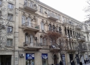 Satılır 2 otaqlı 60 m2 köhnə tikili Gənclik m.