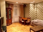Satılır 3 otaqlı 80 m2 yeni tikili İnşaatçılar m.