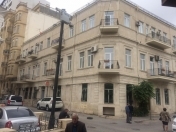 İcarəyə verilir 2 otaqlı 50 m2 köhnə tikili Sahil m.