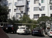 Satılır 2 otaqlı 60 m2 köhnə tikili Memar Əcəmi m.