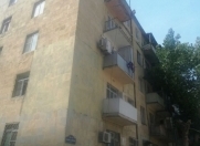 Satılır 2 otaqlı 45 m2 köhnə tikili Elmlər Akademiyası m.