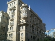 Satılır 4 otaqlı 100 m2 köhnə tikili Sahil m.