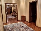 İcarəyə verilir 4 otaqlı 210 m2 yeni tikili Montin