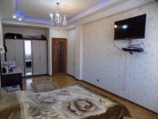 İcarəyə verilir 4 otaqlı 180 m2 yeni tikili ABŞ səfirliyi