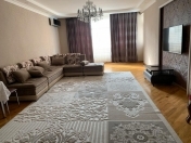 Satılır 4 otaqlı 186 m2 yeni tikili 28 May m.