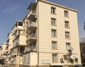 Satılır 1 otaqlı 30 m2 köhnə tikili İnşaatçılar m.