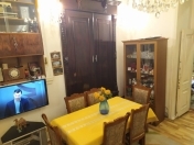 Satılır 2 otaqlı 52 m2 köhnə tikili Axundov bağı