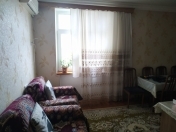 Satılır 2 otaqlı 66 m2 köhnə tikili Təfəkkür Universiteti