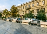 İcarəyə verilir 3 otaqlı 110 m2 köhnə tikili Sahil m.