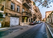 İcarəyə verilir 3 otaqlı 120 m2 köhnə tikili Sahil m.