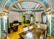 İcarəyə verilir 4 otaqlı 250 m2 köhnə tikili Sahil m.