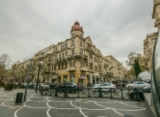 İcarəyə verilir 4 otaqlı 140 m2 köhnə tikili Sahil m.