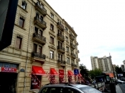 İcarəyə verilir 4 otaqlı 200 m2 köhnə tikili ISR Plaza