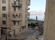 Satılır 1 otaqlı 40 m2 köhnə tikili Bayıl parkı