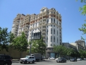 İcarəyə verilir 4 otaqlı 280 m2 yeni tikili 28 May m.