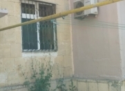 Satılır 3 otaqlı 60 m2 köhnə tikili İnşaatçılar m.