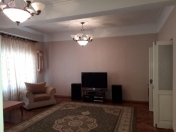 Satılır 4 otaqlı 110 m2 köhnə tikili Bakıxanov