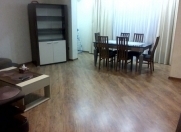 İcarəyə verilir 2 otaqlı 70 m2 köhnə tikili 28 May m.