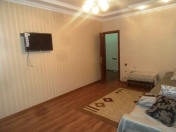 İcarəyə verilir 2 otaqlı 60 m2 köhnə tikili Elmlər Akademiyası m.