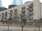 Satılır 3 otaqlı 80 m2 köhnə tikili İçəri Şəhər m.