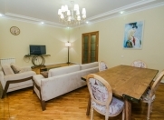 İcarəyə verilir 3 otaqlı 90 m2 köhnə tikili Sahil m.