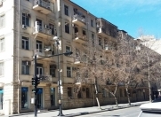 Satılır 3 otaqlı 60 m2 köhnə tikili Səbail r.
