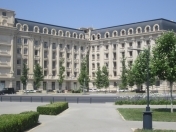 Satılır 4 otaqlı 140 m2 yeni tikili Azneft meydanı