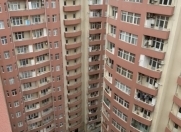 Satılır 3 otaqlı 160 m2 yeni tikili Ağ şəhər